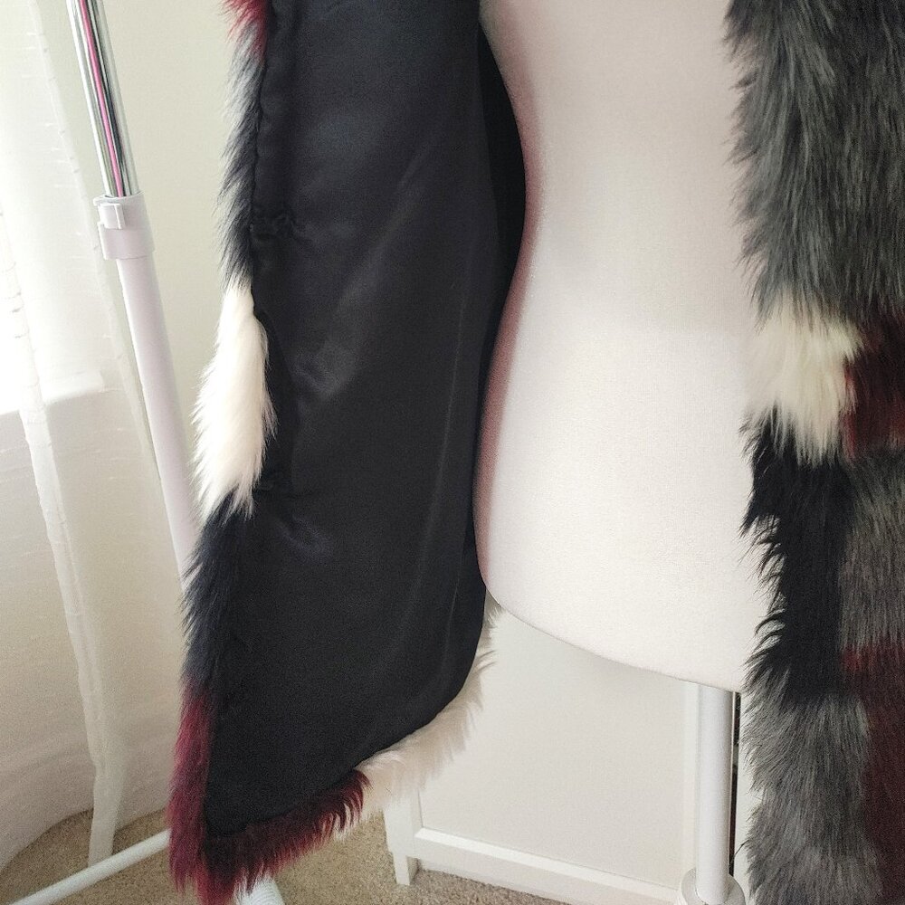 C&C California Faux Fur Sleeveless Vest - Medium - Picture 3 of 4